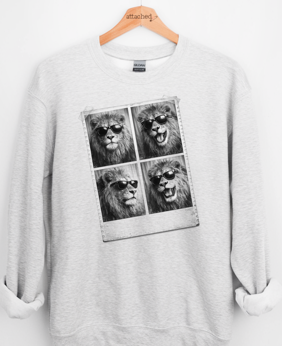 Lion Photobooth Graphic Top