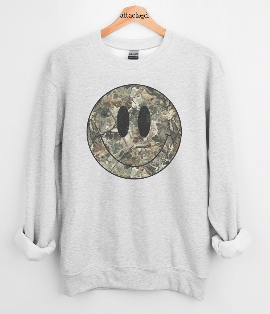 Real Tree Camo Smiley Graphic Top